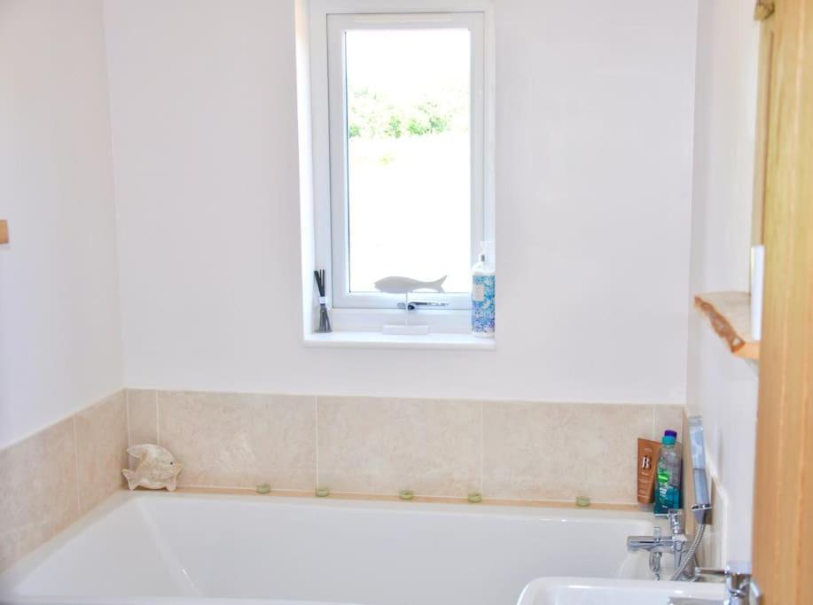 Stunning Annexe 1 Luxury Bedroom, Eating Area & Bathroom Only! Труро Екстер'єр фото