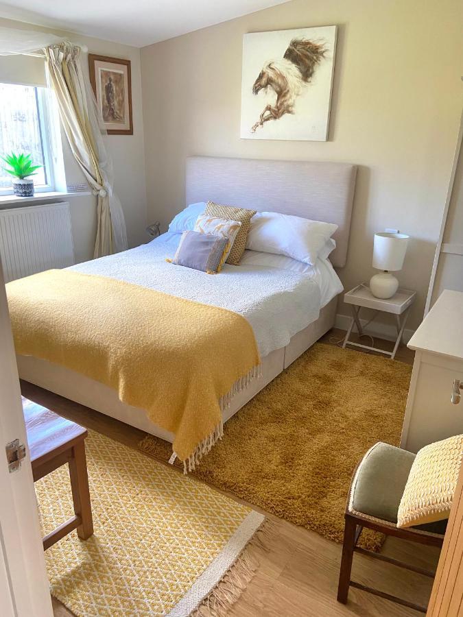Stunning Annexe 1 Luxury Bedroom, Eating Area & Bathroom Only! Труро Екстер'єр фото