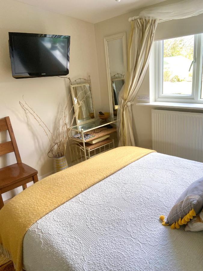 Stunning Annexe 1 Luxury Bedroom, Eating Area & Bathroom Only! Труро Екстер'єр фото